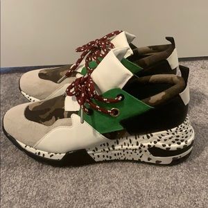 NWOT Steve Madden Camo Print Sneaker